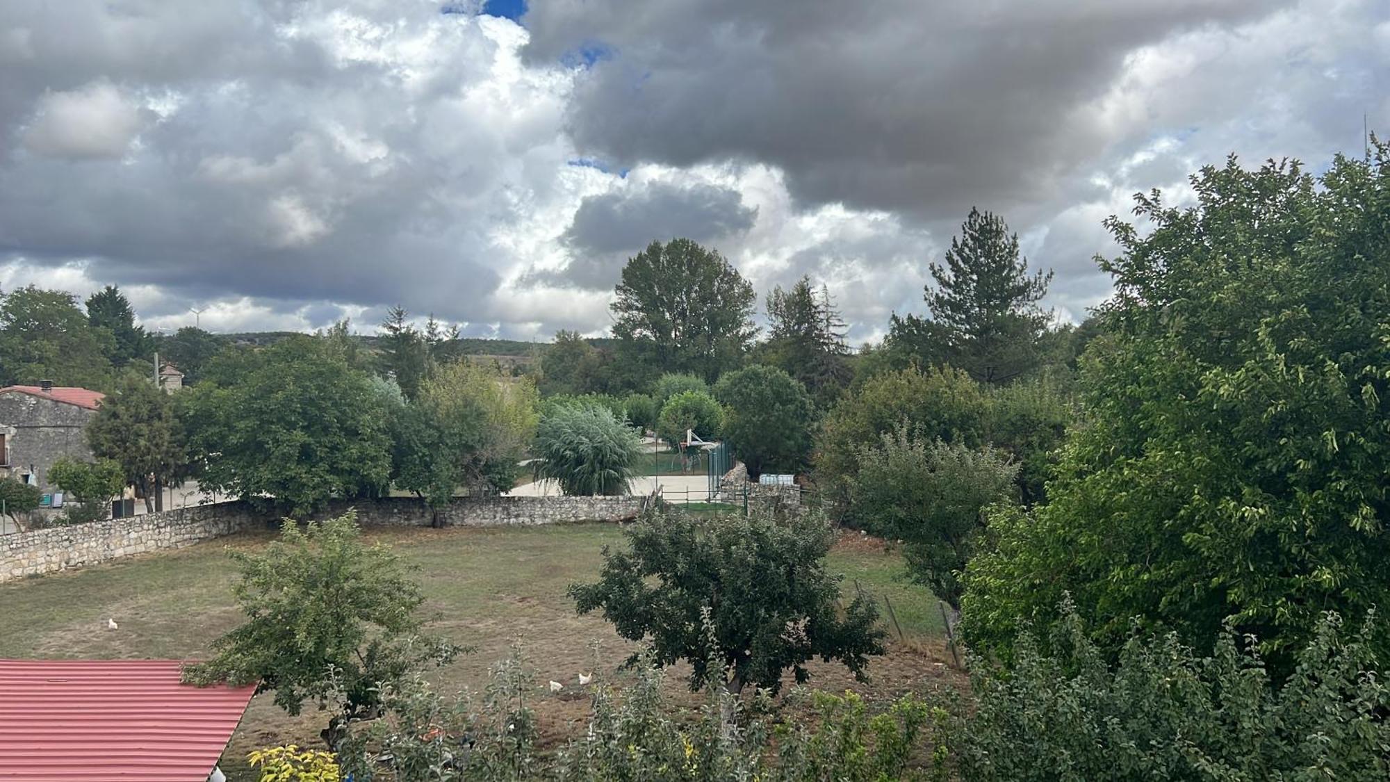 El Pecu Casa Rural Starfamiliar Bustillo Del Paramo Exterior foto
